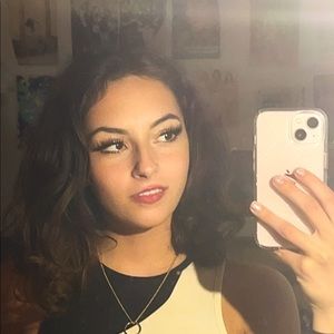 Meet your Posher, Genna